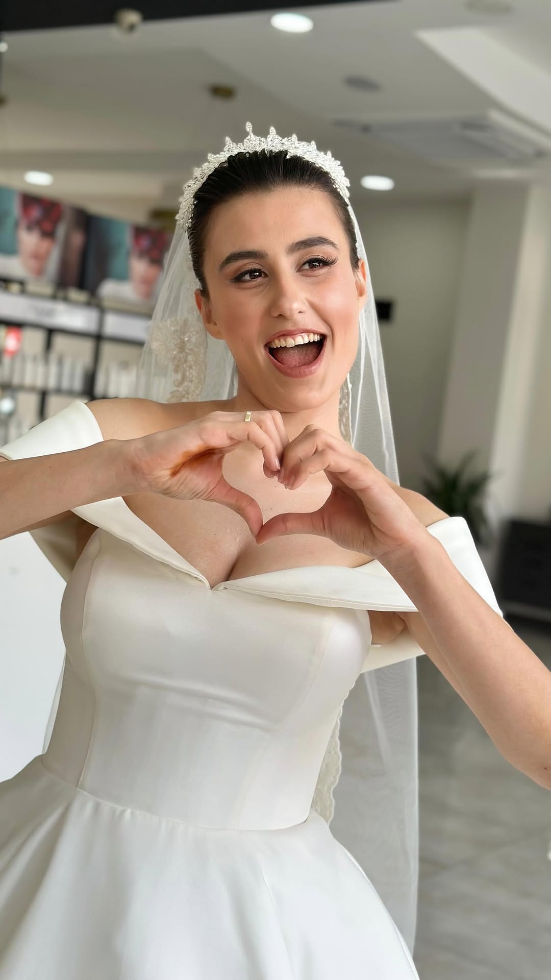 Post 2 by Esra Selçukkaya on Instagram (video)