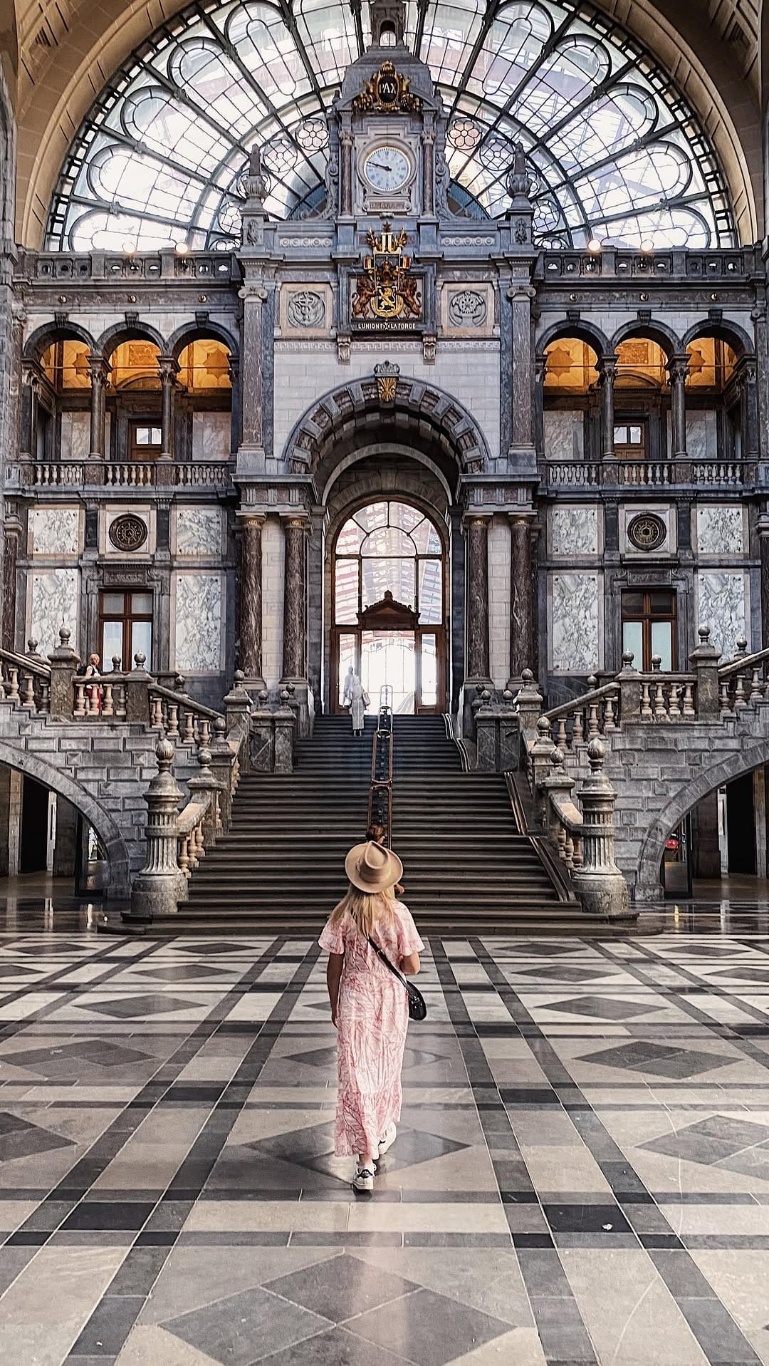 Post 10 by Angela Coomey on Instagram (video)