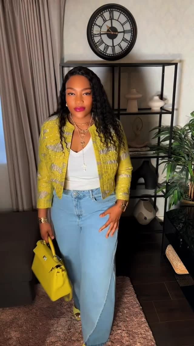 Post 3 by aMINA alLY on Instagram (video)