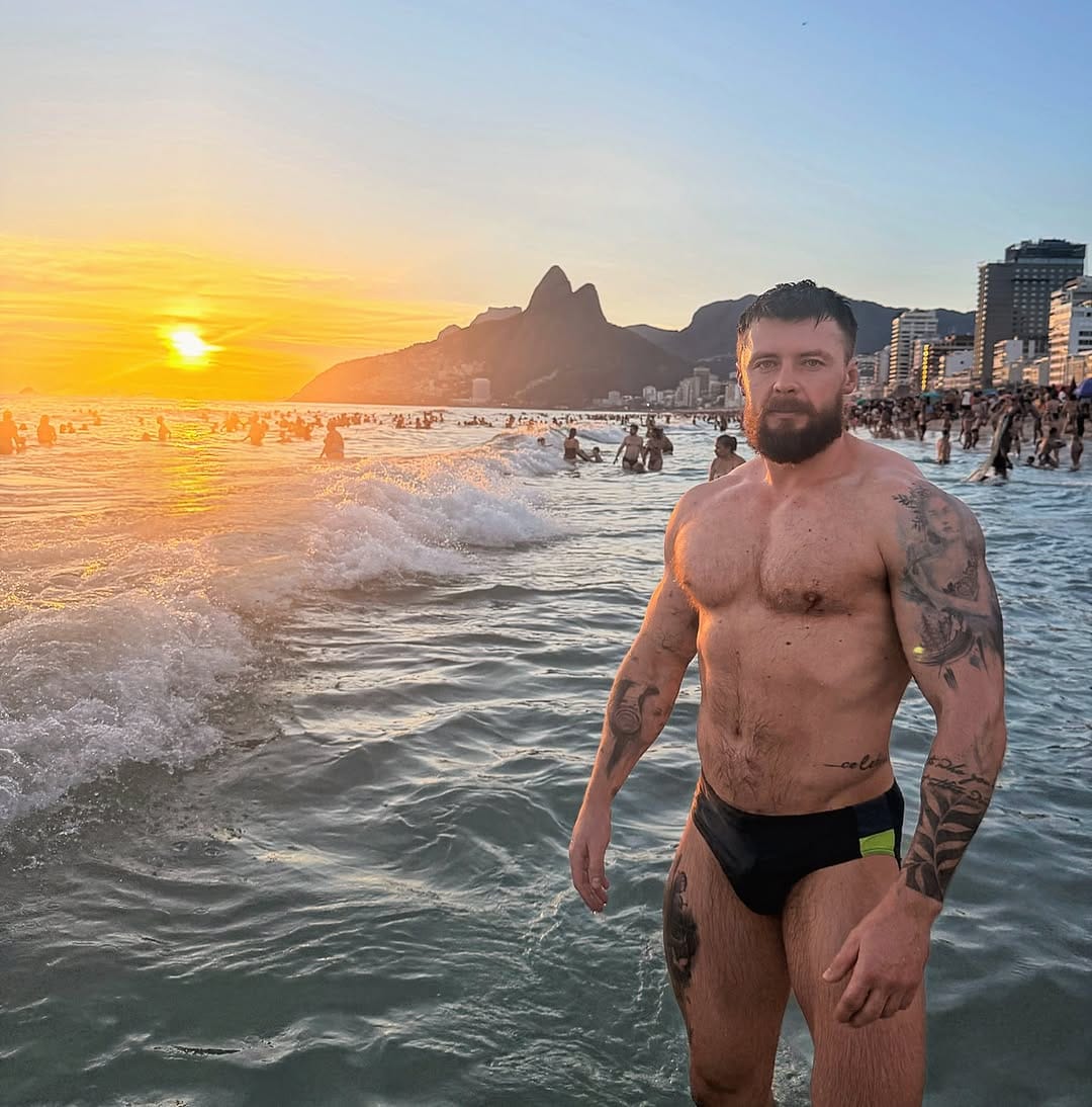 Post 8 by Artur Kosek Barros on Instagram (image)