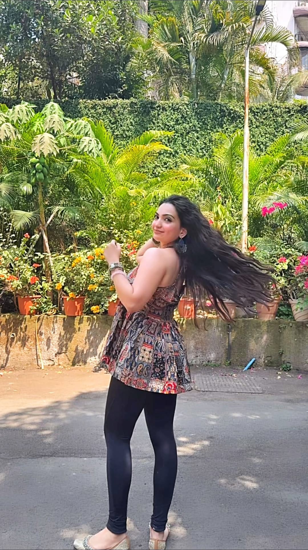 Post 7 by Shikha Karkera on Instagram (video)