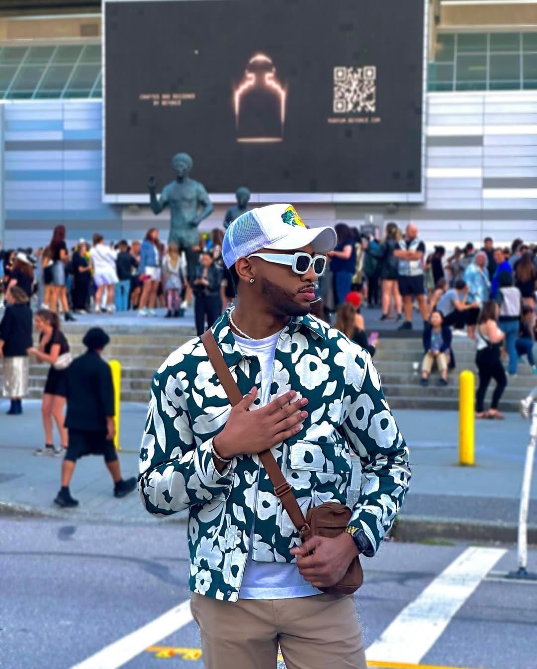 Post 7 by Dior Robinson on Instagram (carousel)