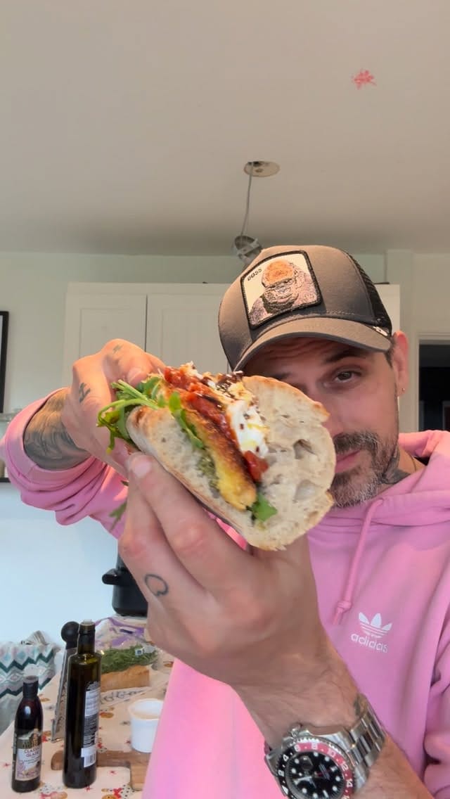 Post 6 by Richard Rodriguez on Instagram (video)