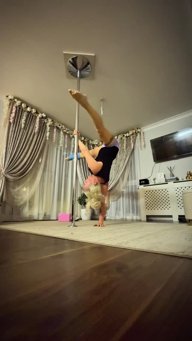 Post 4 by ⚜️Pole Dance & Aerial Fitness⚜️🇺🇦 on Instagram (video)