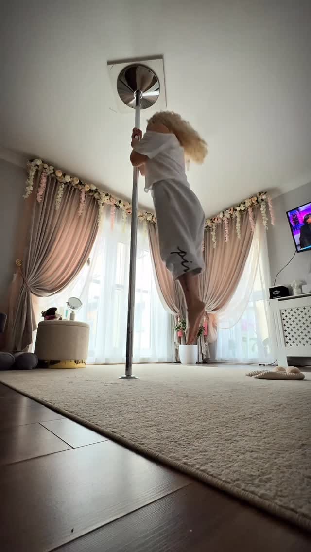 Post 1 by ⚜️Pole Dance & Aerial Fitness⚜️🇺🇦 on Instagram (video)