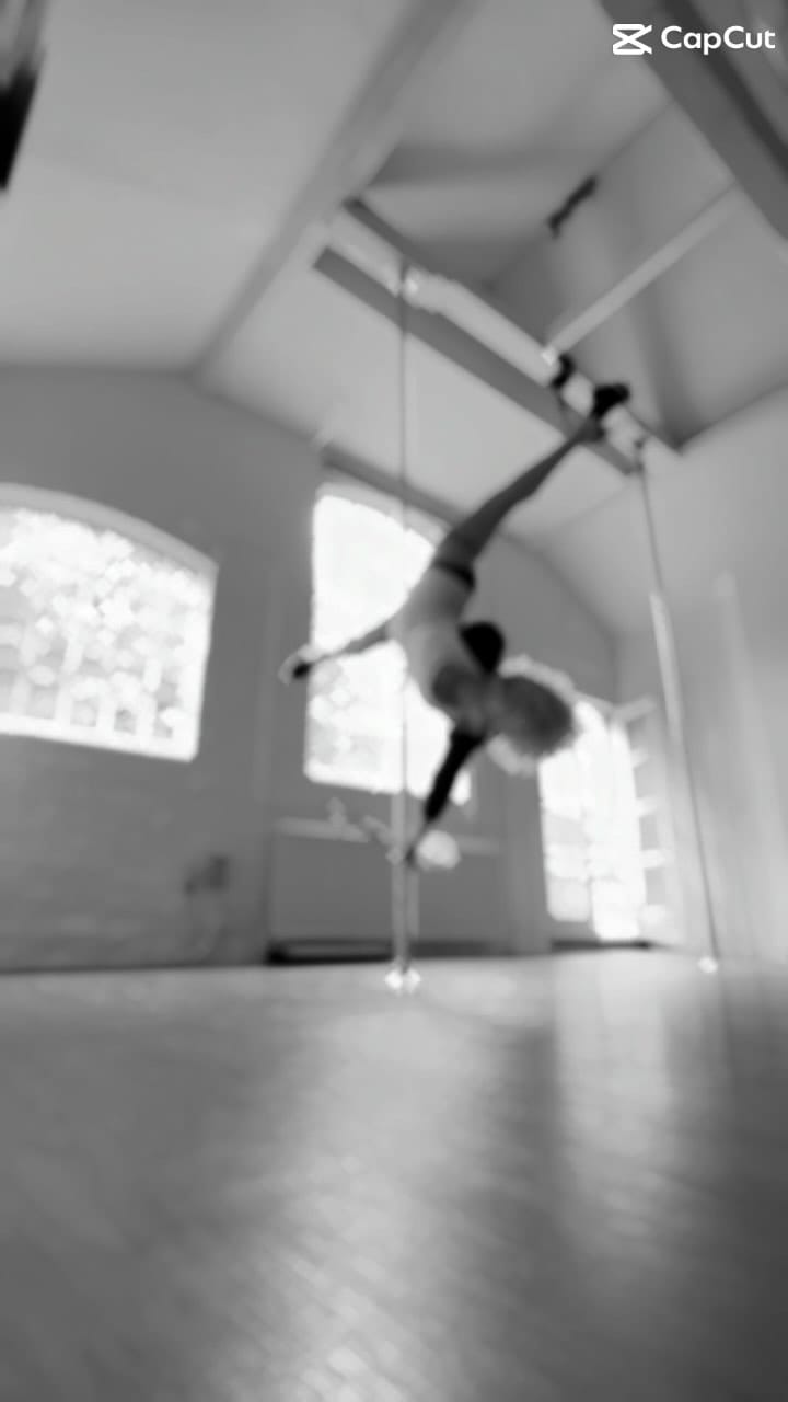 Post 7 by ⚜️Pole Dance & Aerial Fitness⚜️🇺🇦 on Instagram (video)