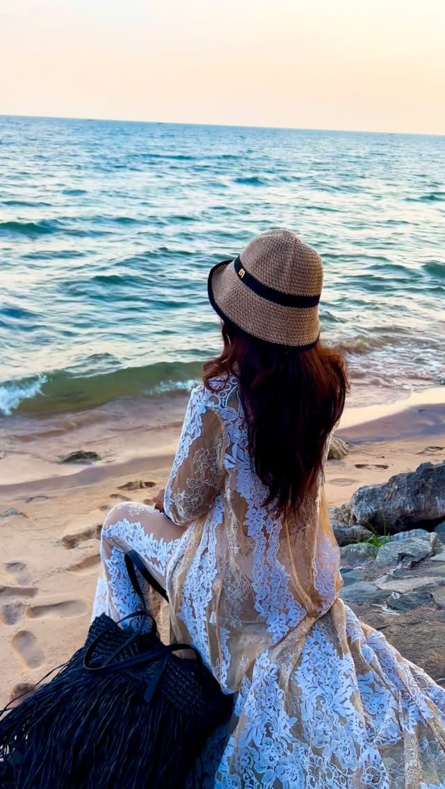 Post 5 by Cathya Style on Instagram (video)