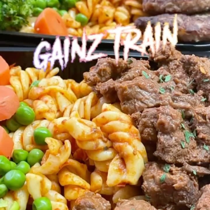 Post 10 by GYM DINS on Instagram (video)