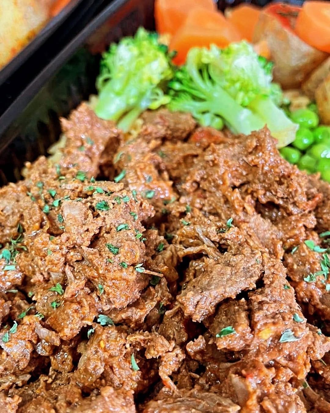 Post 7 by GYM DINS on Instagram (image)
