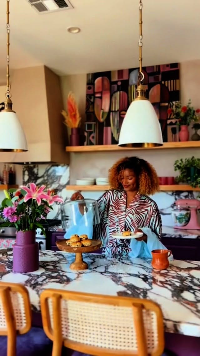 Post 8 by R E N É   D A N I E L L A on Instagram (video)