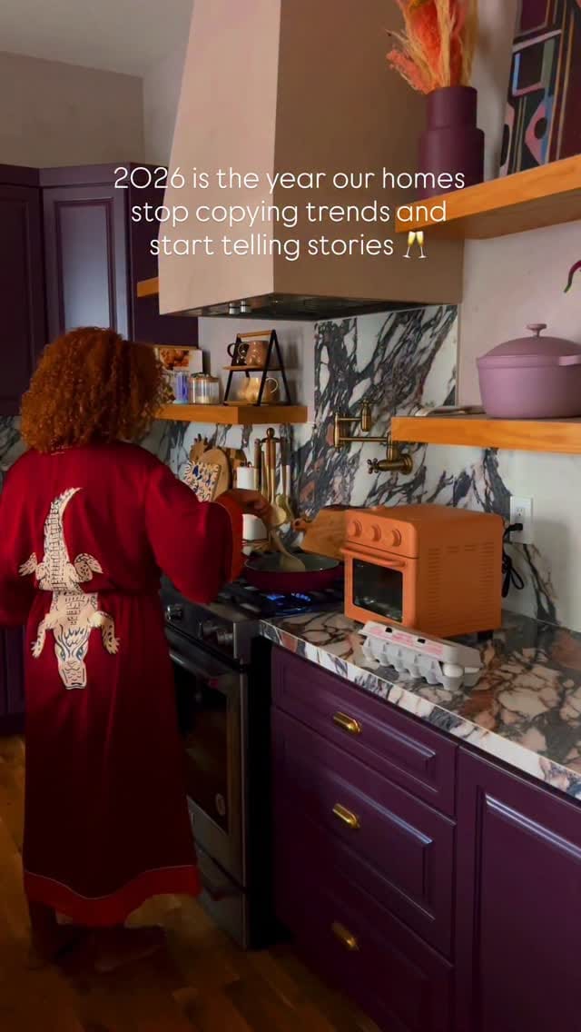 Post 6 by R E N É   D A N I E L L A on Instagram (video)