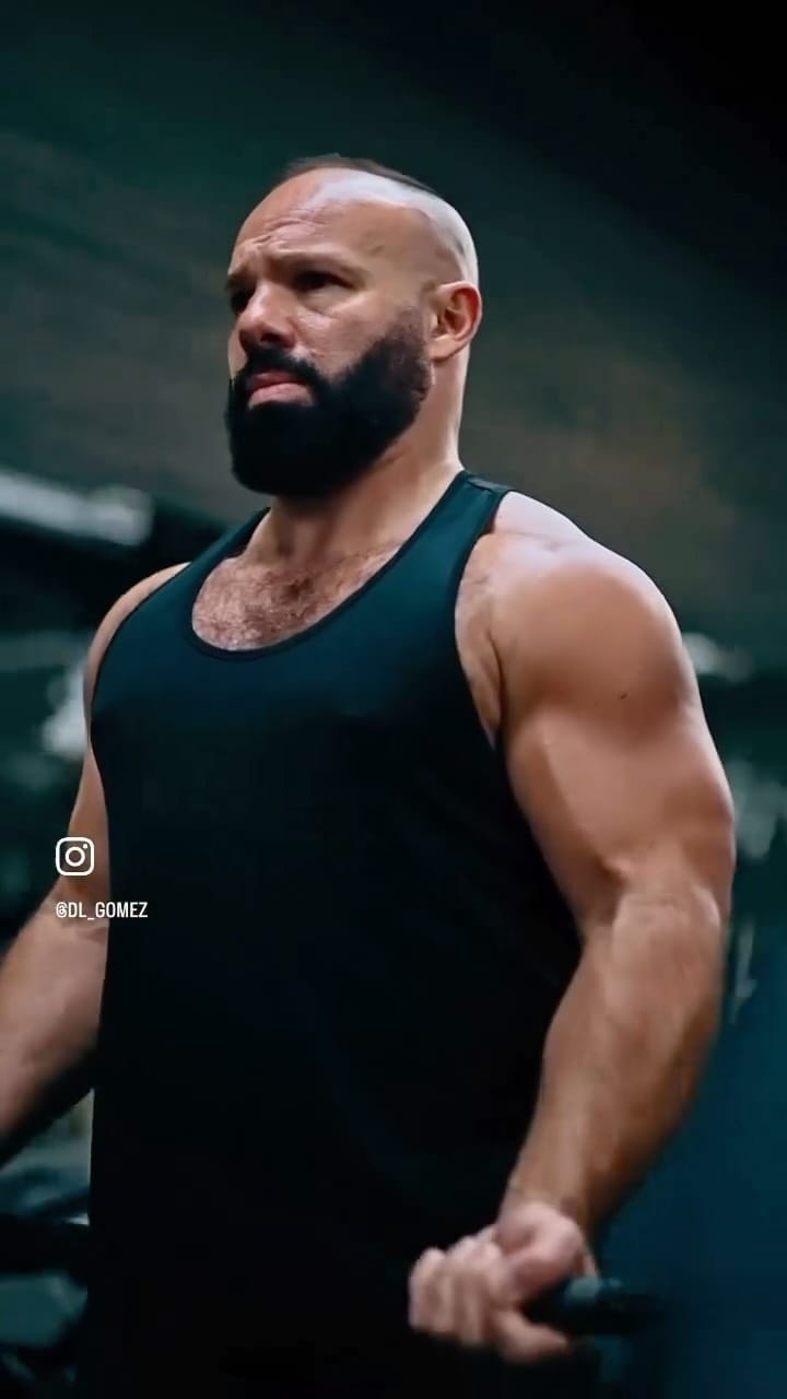 Post 6 by Giuseppe on Instagram (video)