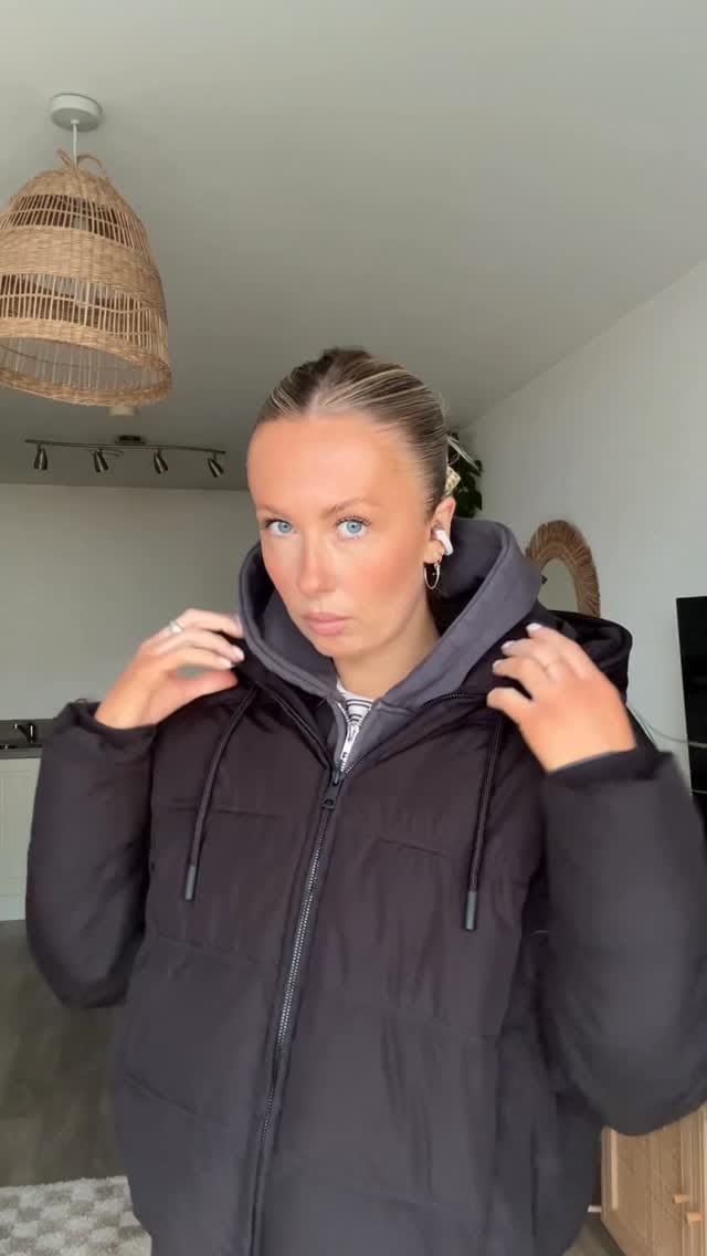 Post 7 by Ellie Frost on Instagram (video)