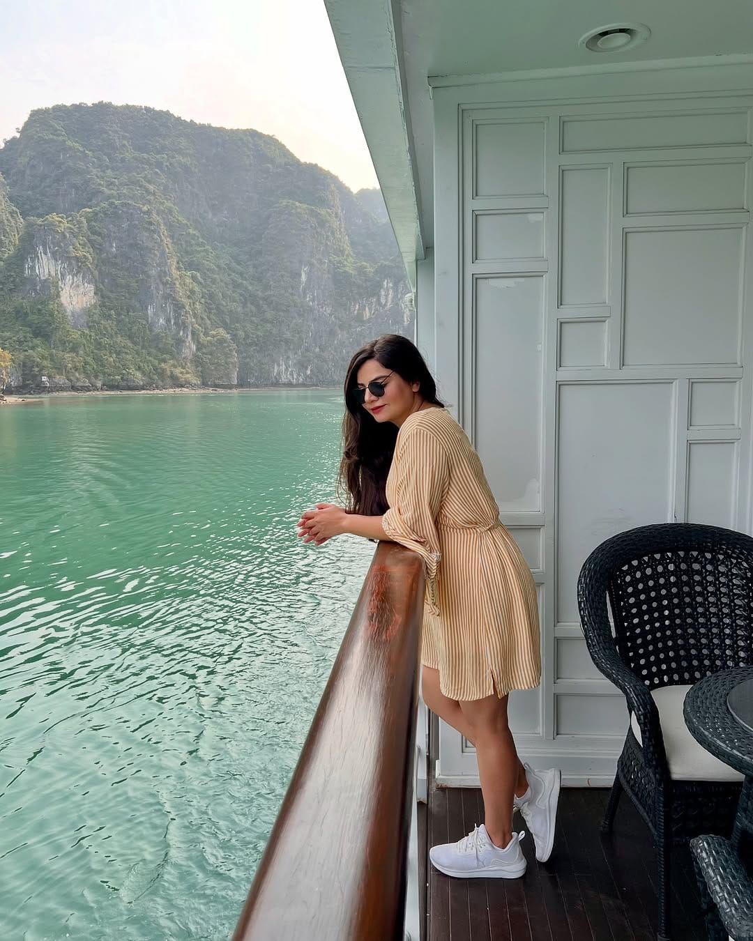 Post 10 by Aakriti Arora 🧿 on Instagram (carousel)