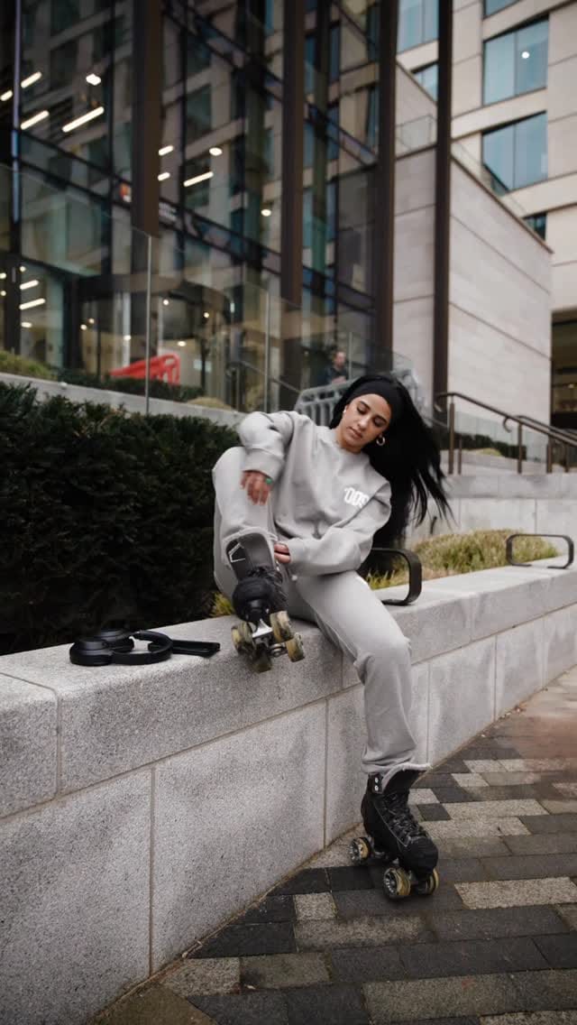 Post 7 by Sophia | Rollerskater on Instagram (video)
