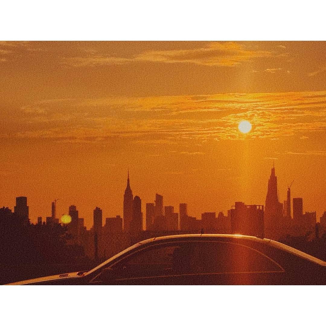 Post 2 by 𝐀𝐍𝐃𝐑𝐄𝐒 𝐃𝐄 𝐋𝐀𝐑𝐀 on Instagram (carousel)
