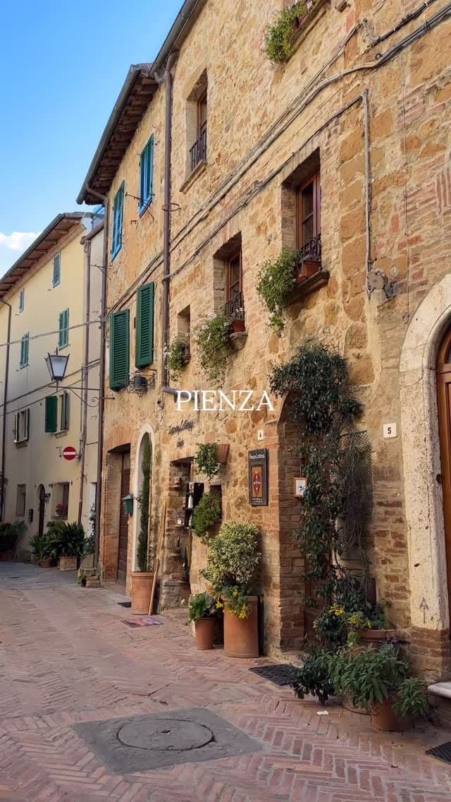 Post 9 by Elena Meola | Travel Creator | Italia 🇮🇹 on Instagram (video)