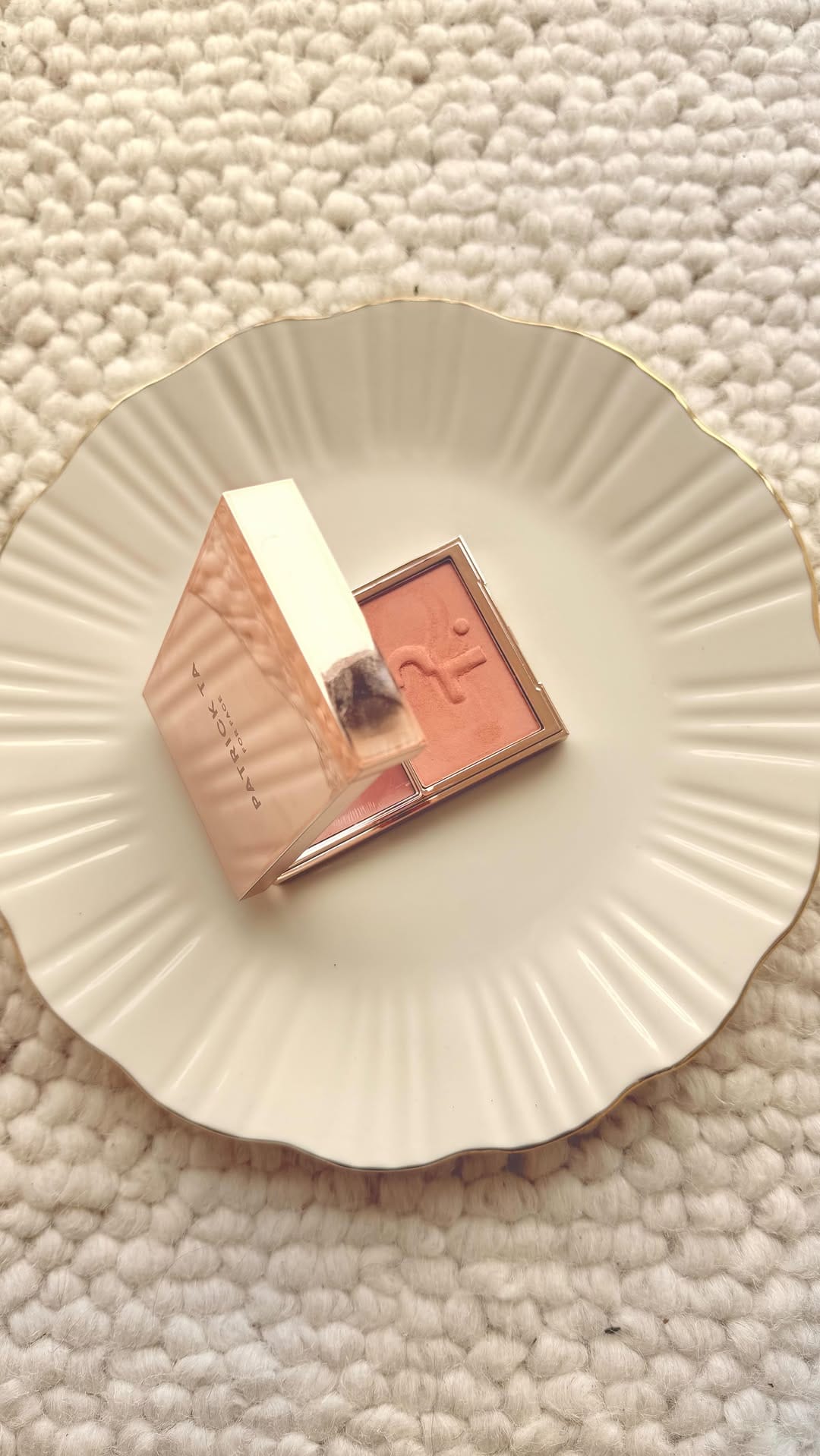 Post 2 by Simona on Instagram (video)