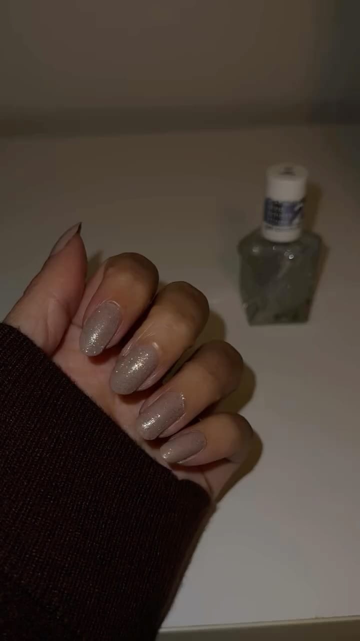 Post 2 by Rosie on Instagram (video)