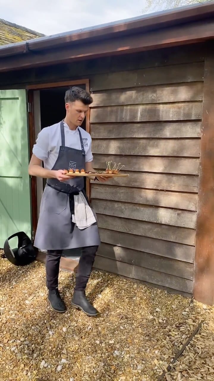 Post 6 by Tom Roberts on Instagram (video)