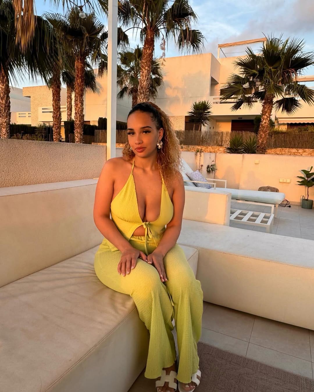 Post 6 by Golden.barbie 🤍 on Instagram (image)