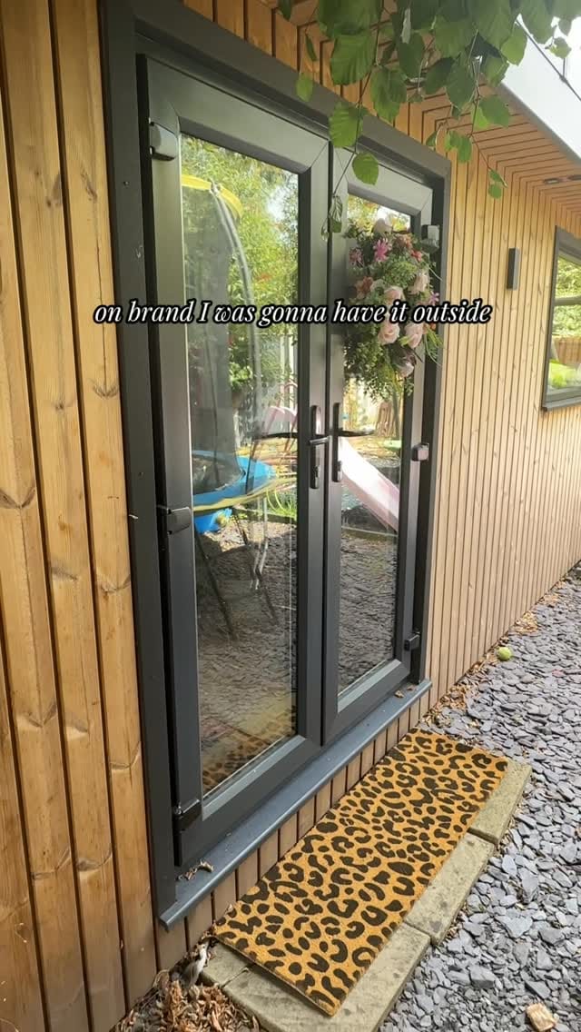 Post 7 by Liverpool UK Interior Blogger | Bold Colours & Leopard Print on Instagram (video)