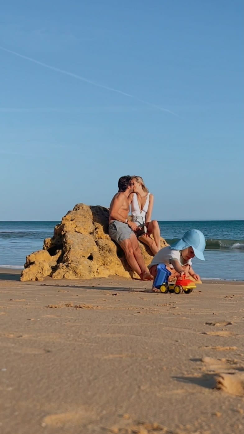 Post 8 by Camille Demyttenaere on Instagram (video)