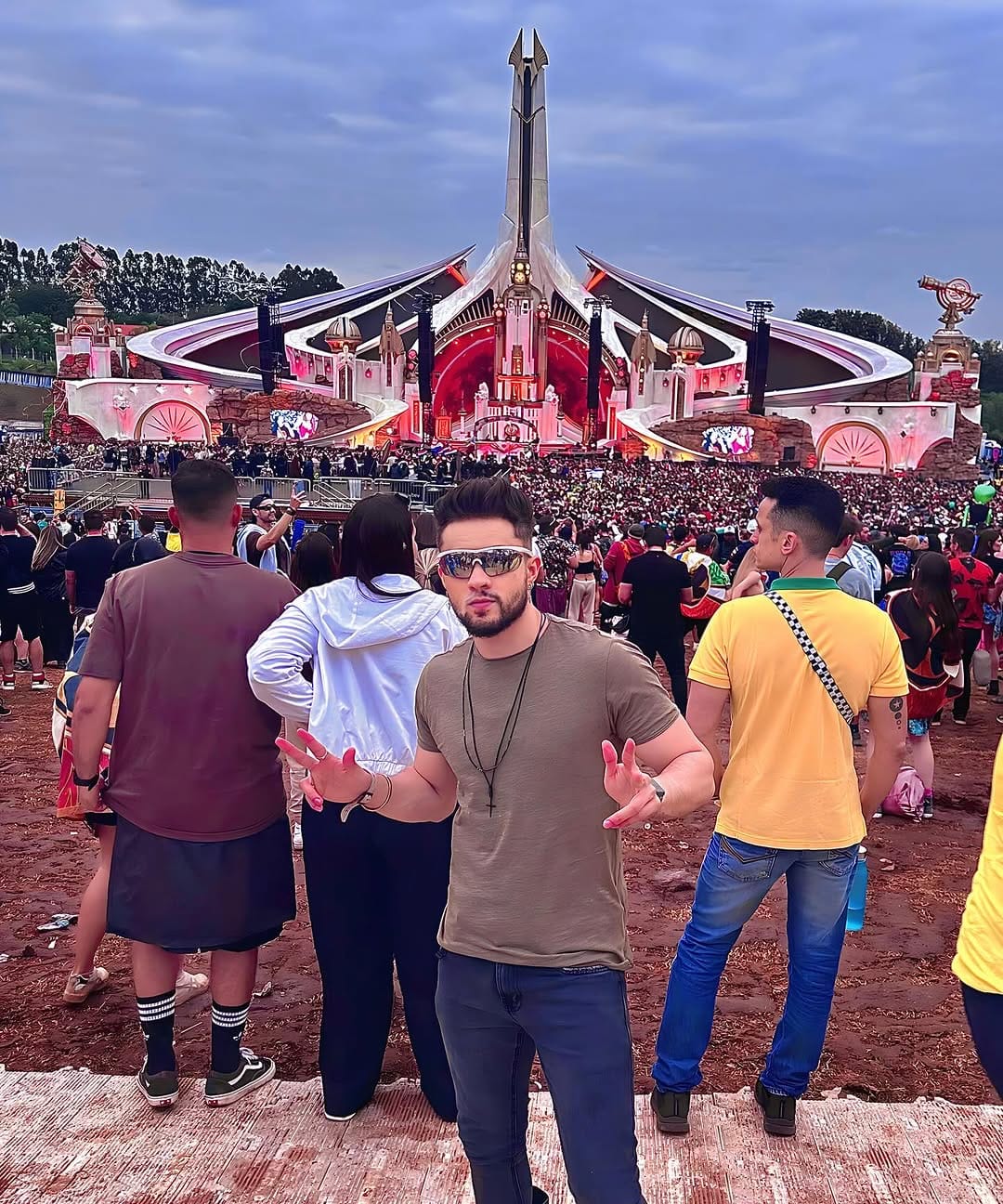 Post 7 by Lucas Sabino on Instagram (carousel)