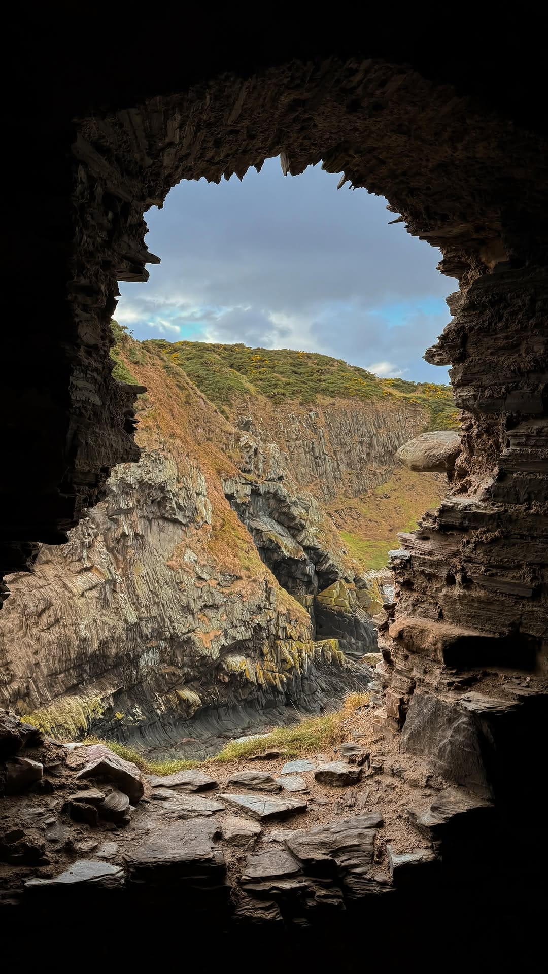 Post 2 by Barbara • Scotland & UK travel • Books on Instagram (video)