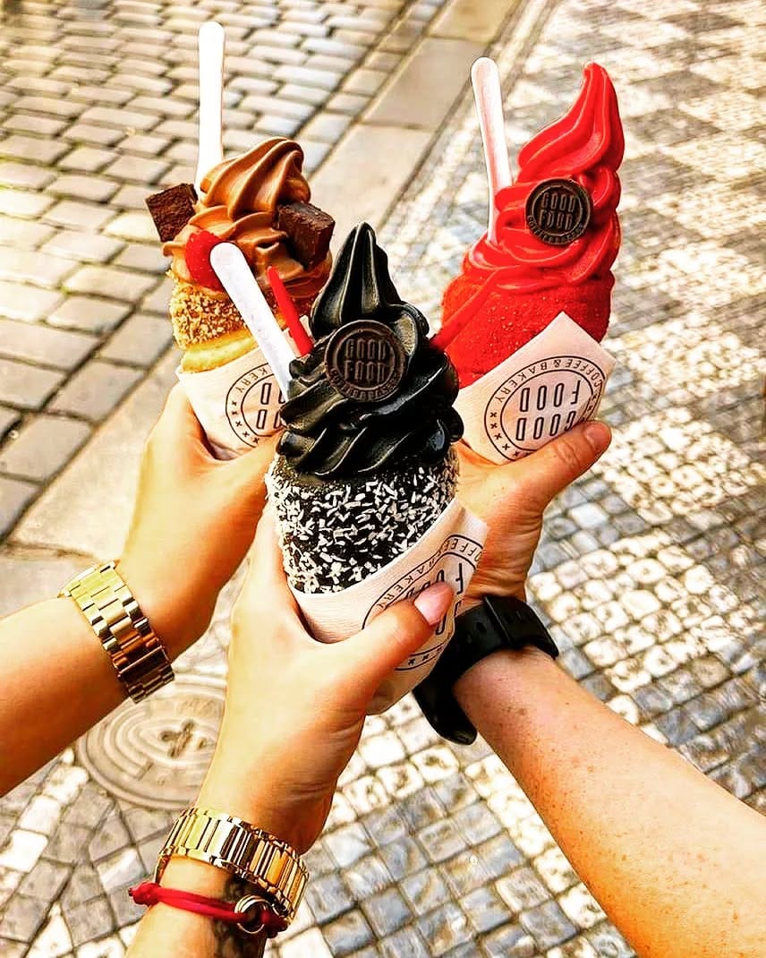 Post 2 by Mariana Mia De L'Amour 🌈 🇸🇰 on Instagram (image)