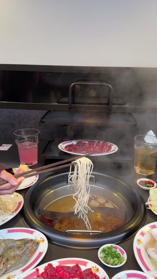 Post 6 by 𝒩𝑒𝑒𝓆𝓈 🍉 on Instagram (video)