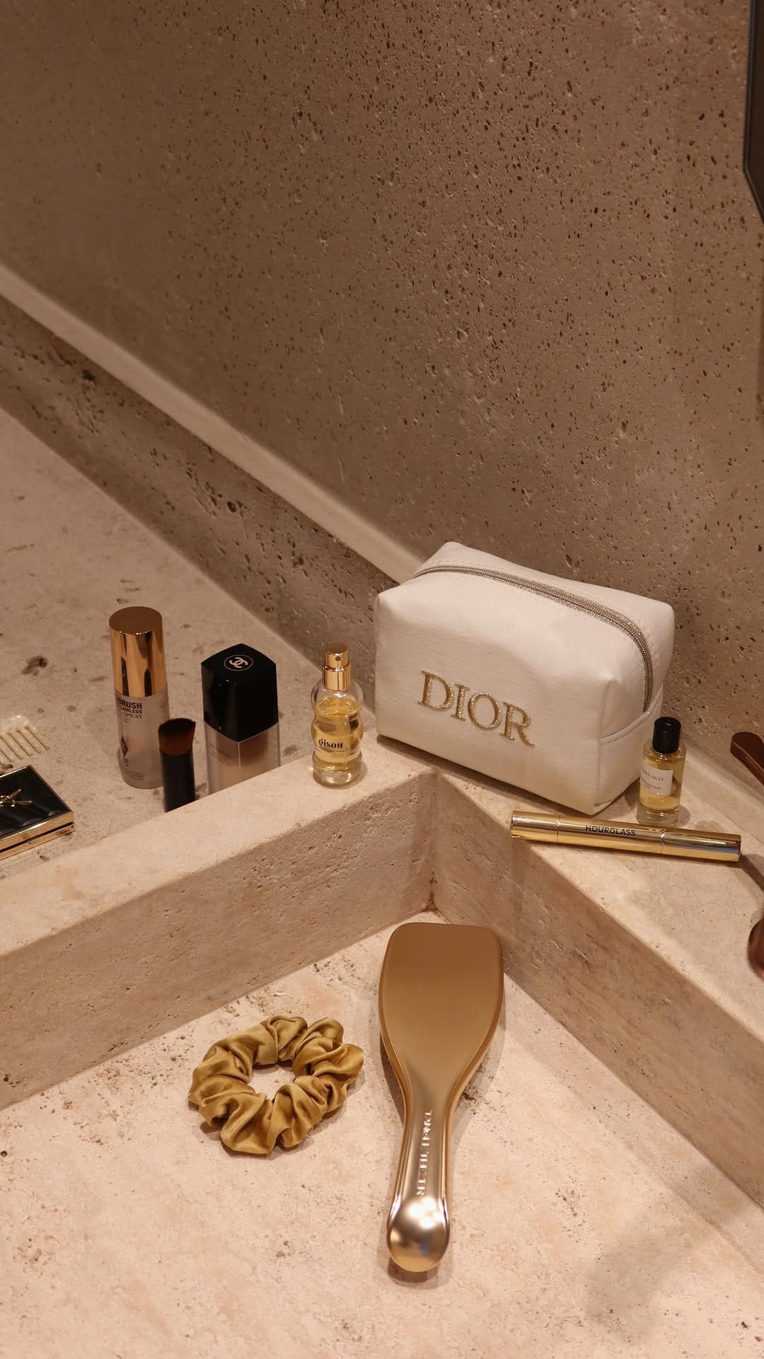 Post 10 by Adam & Diana on Instagram (video)