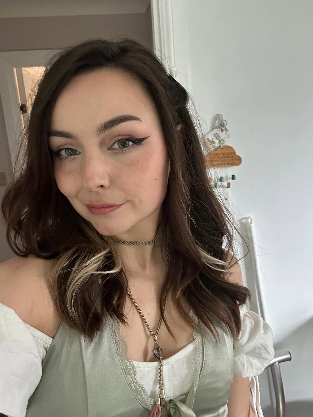 Post 4 by Louise 🐰💗 on Instagram (carousel)