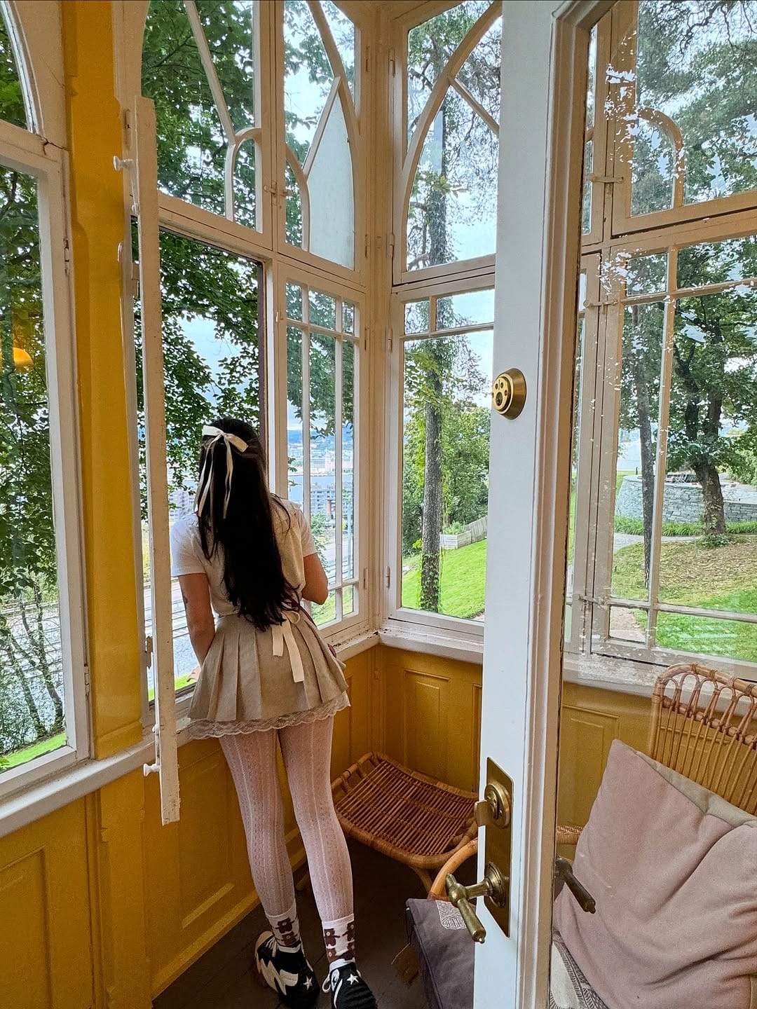 Post 10 by Louise 🐰💗 on Instagram (carousel)
