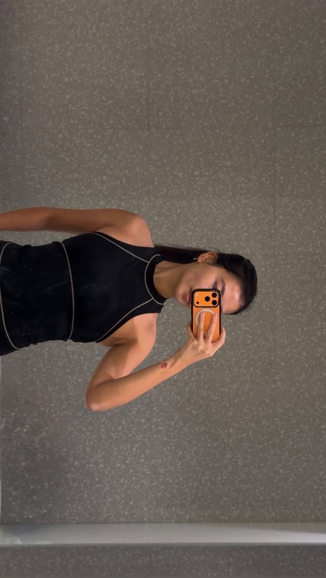 Post 6 by Chantelle on Instagram (video)