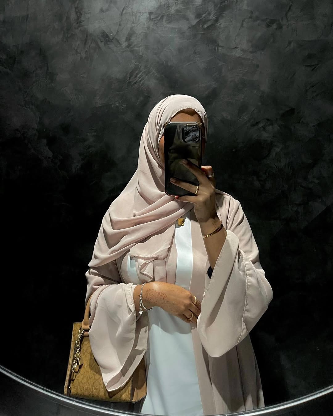Post 10 by @ixm_beauty on Instagram (carousel)