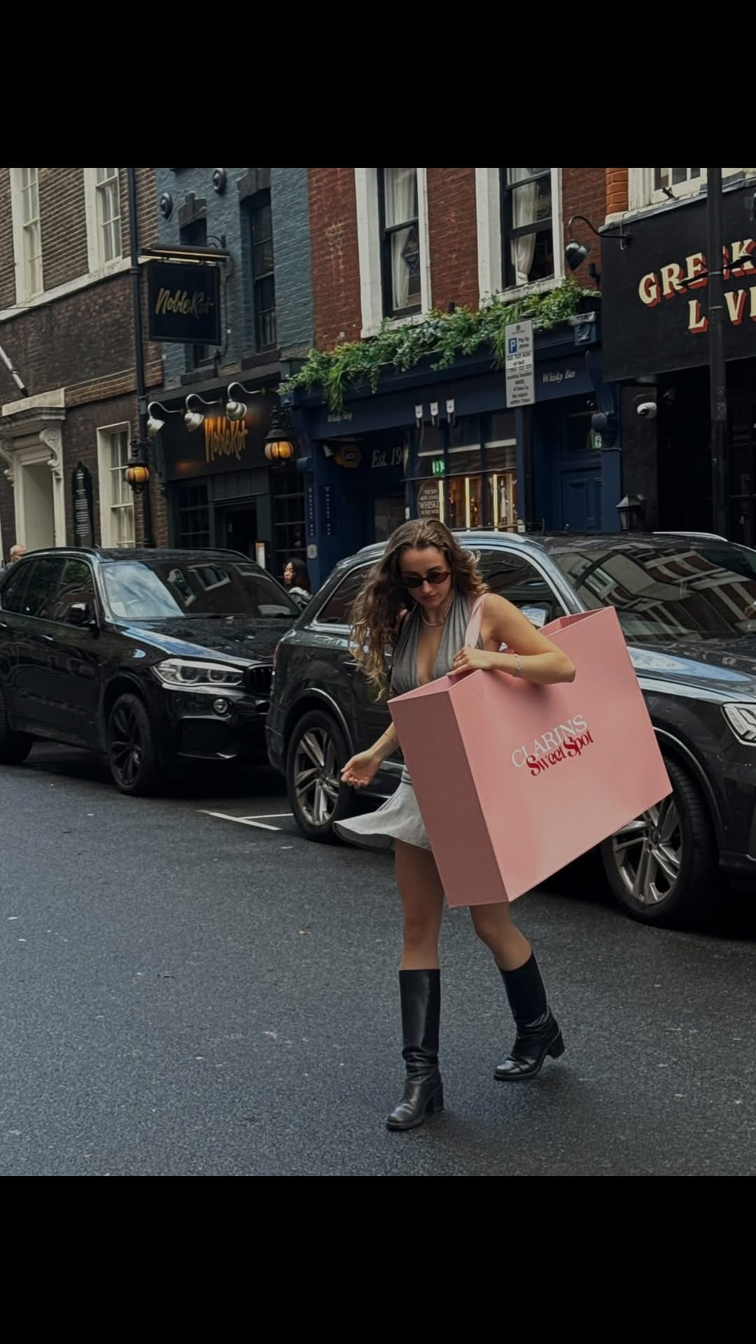 Post 9 by Sienna Santer on Instagram (video)