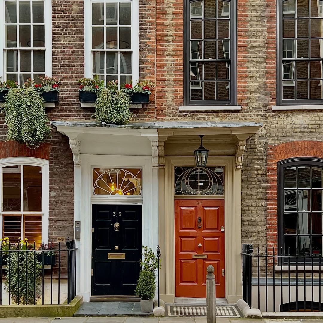 Post 5 by 📸 Lovely Little London ✨ on Instagram (image)