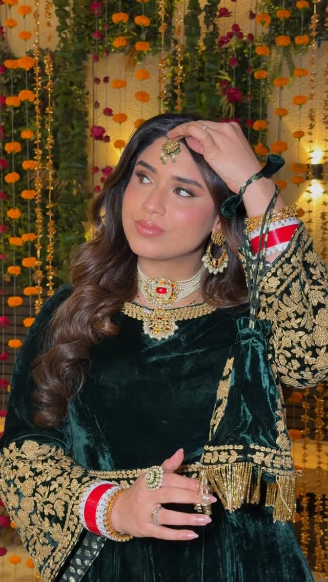 Post 5 by Asna Oberoi on Instagram (video)