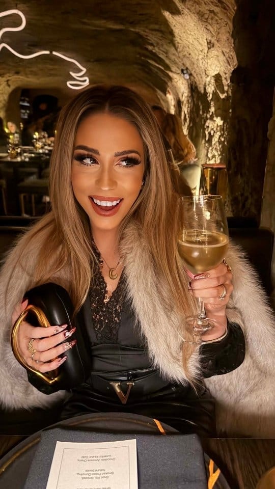 Post 2 by Chelsea🎀| Toronto Lifestyle | Fashion | Beauty | Creator on Instagram (video)