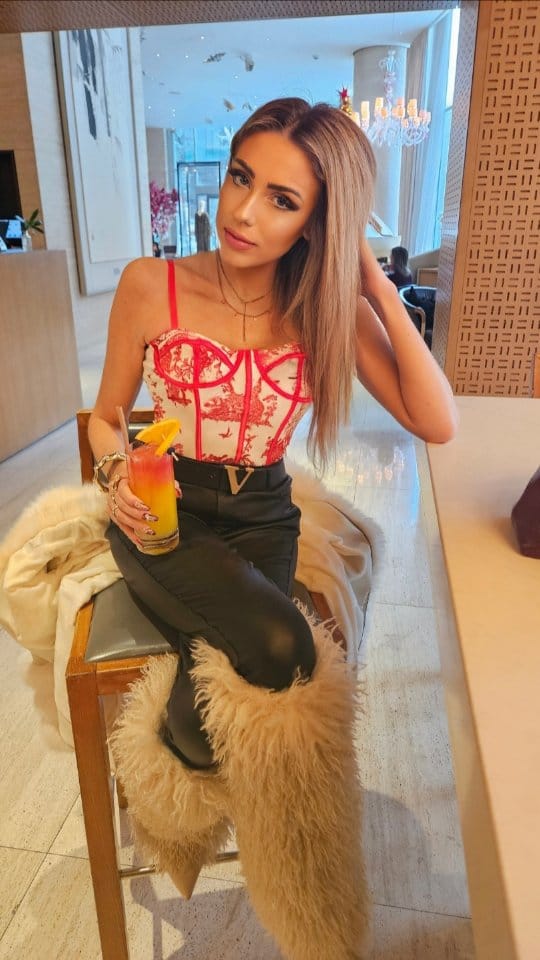 Post 4 by Chelsea🎀| Toronto Lifestyle | Fashion | Beauty | Creator on Instagram (video)