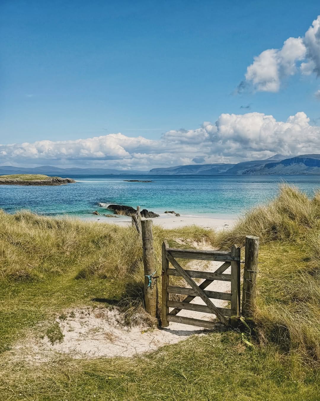 Post 8 by Samantha Grant on Instagram (image)
