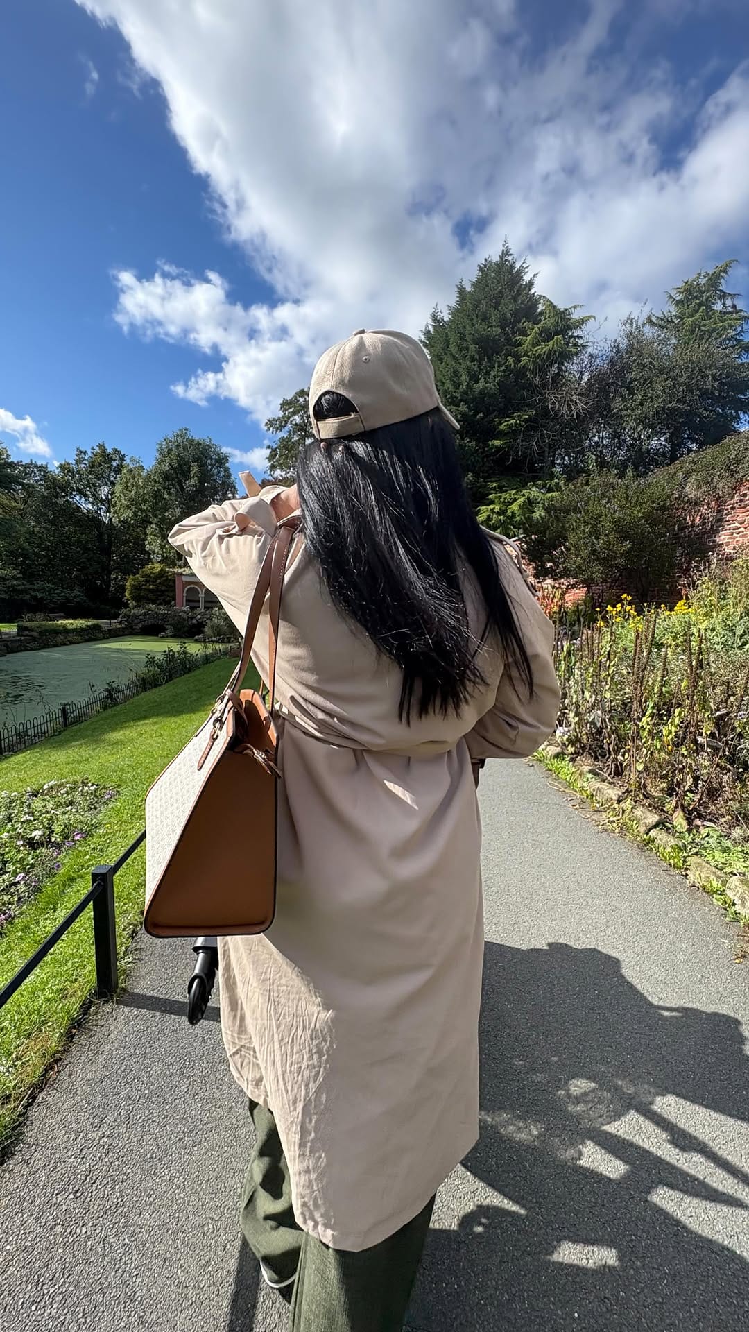 Post 4 by Farida on Instagram (video)