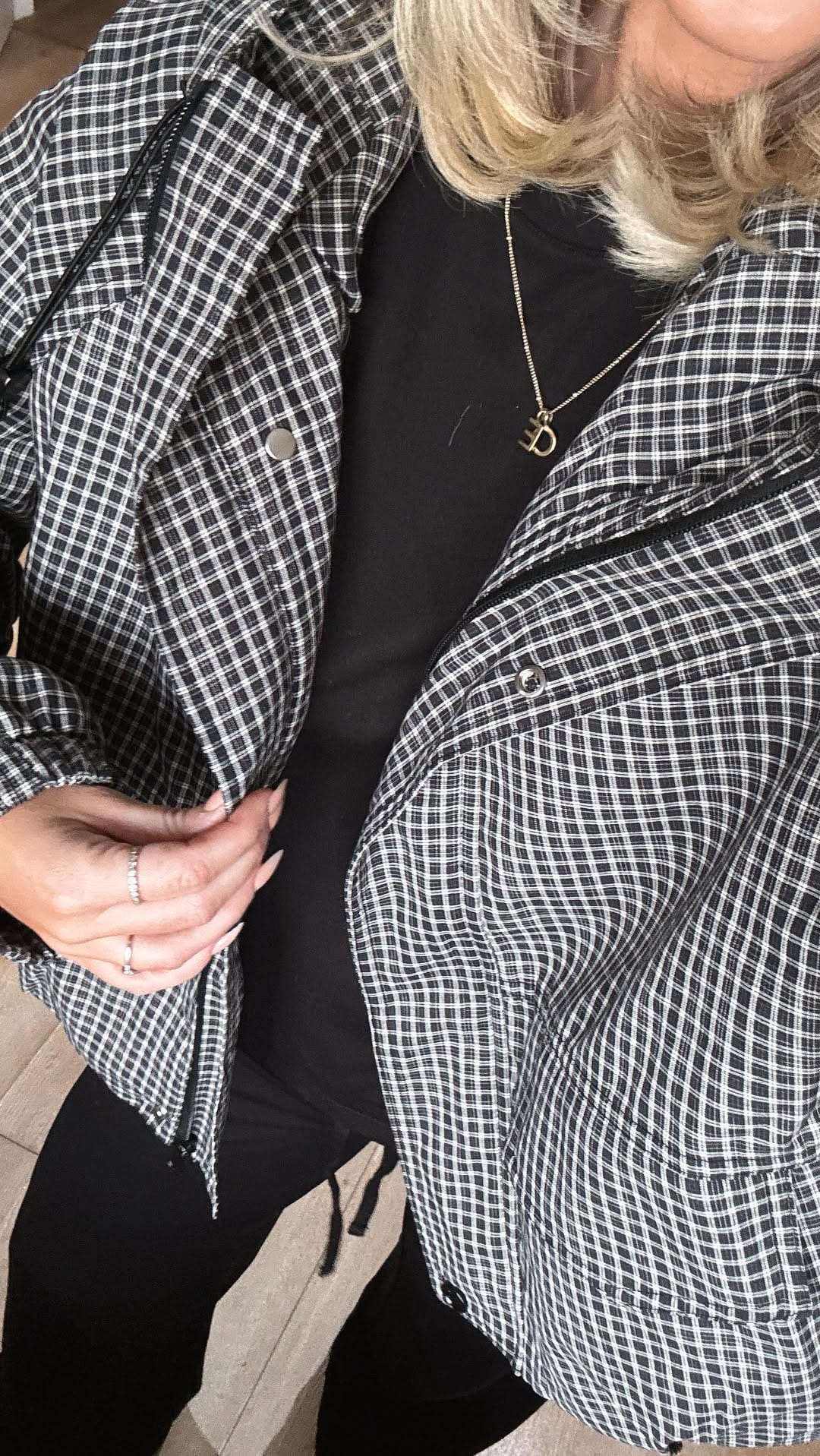 Post 5 by Jasmine | everyday outfits + motherhood on Instagram (video)