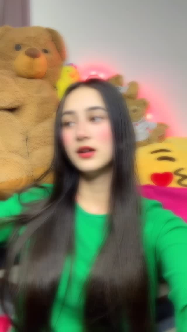 Post 4 by 𝐈𝐓𝐒 𝐌𝐄 𝐕𝐀𝐍𝐒𝐇𝐈𝐓𝐀🧿 on Instagram (video)