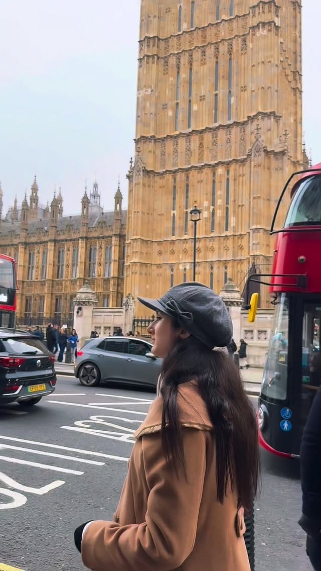 Post 10 by 𝐈𝐓𝐒 𝐌𝐄 𝐕𝐀𝐍𝐒𝐇𝐈𝐓𝐀🧿 on Instagram (video)