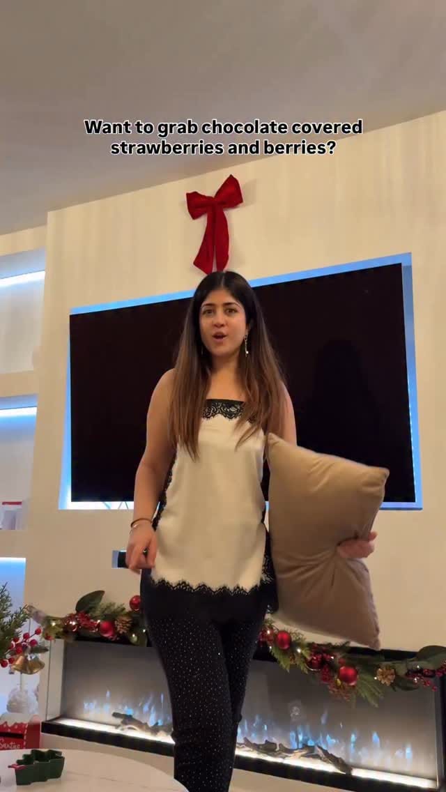 Post 6 by Varsha Dhingra on Instagram (video)