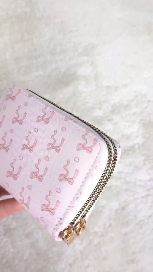 Post 2 by Vanessa💫 on Instagram (video)