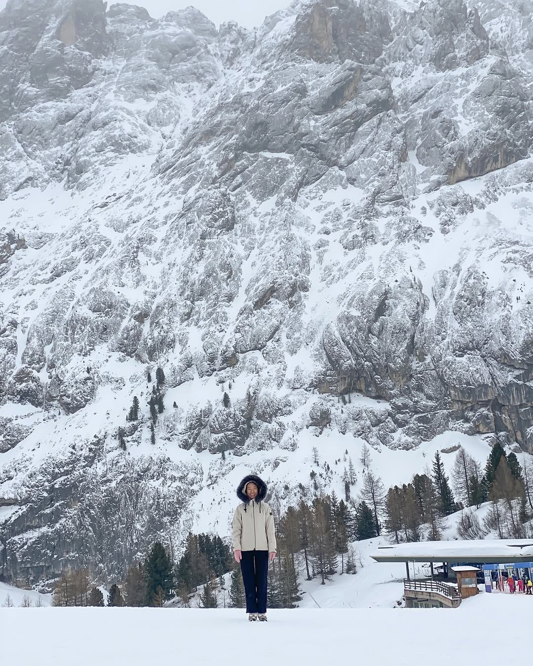 Post 5 by 윤정 Yoon | Travel Blogger on Instagram (carousel)