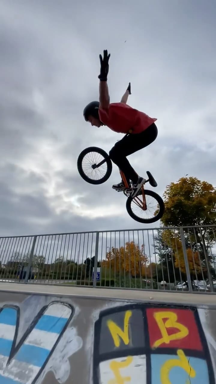 Post 7 by CARL WIGHT on Instagram (video)